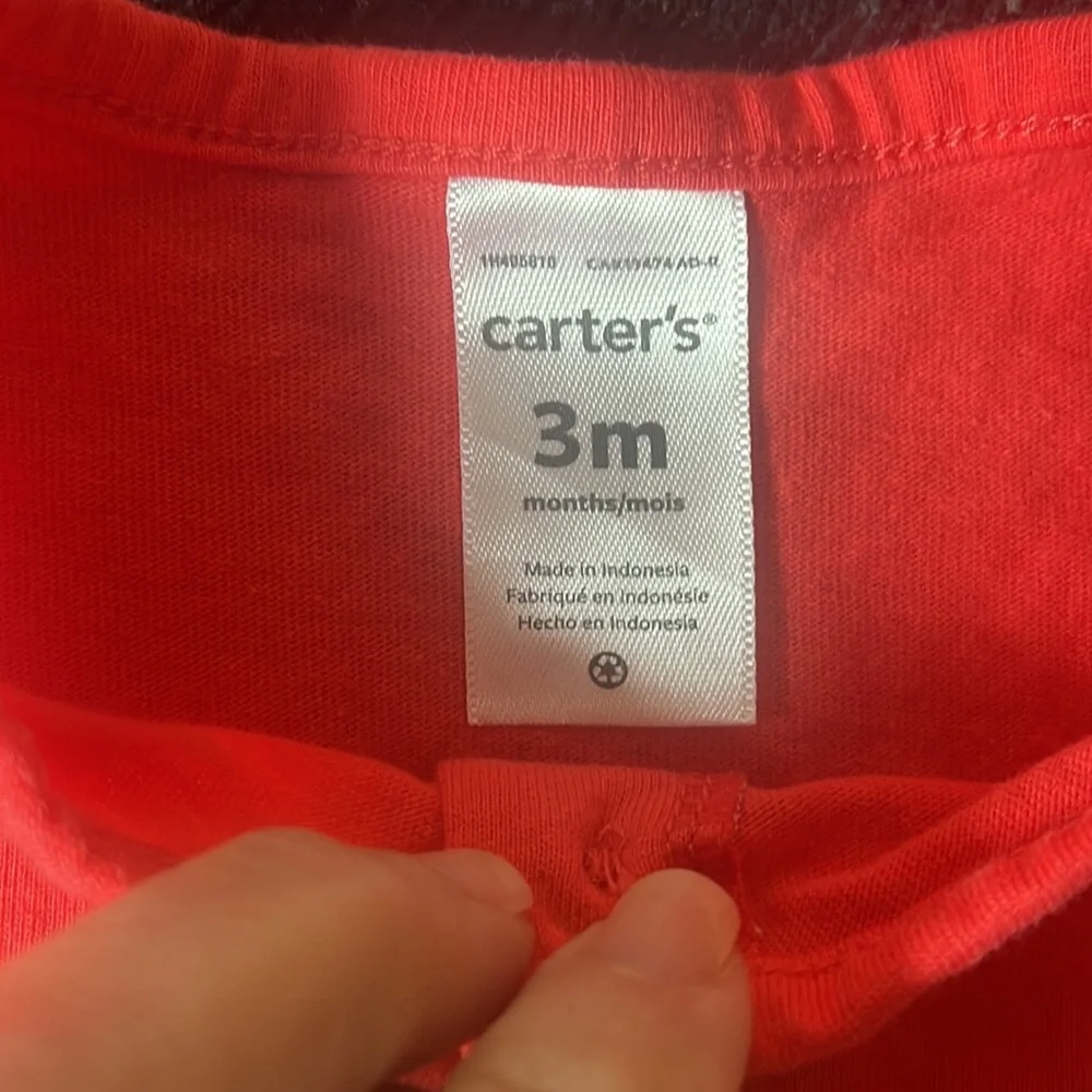 Carter’s size 3 months red long sleeve top. So cute!